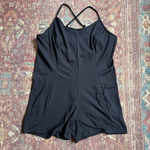 Victoria’s Secret Women’s XXL Black Yoga Strappy Romper shorts 4” inseam - Picture 1 of 9